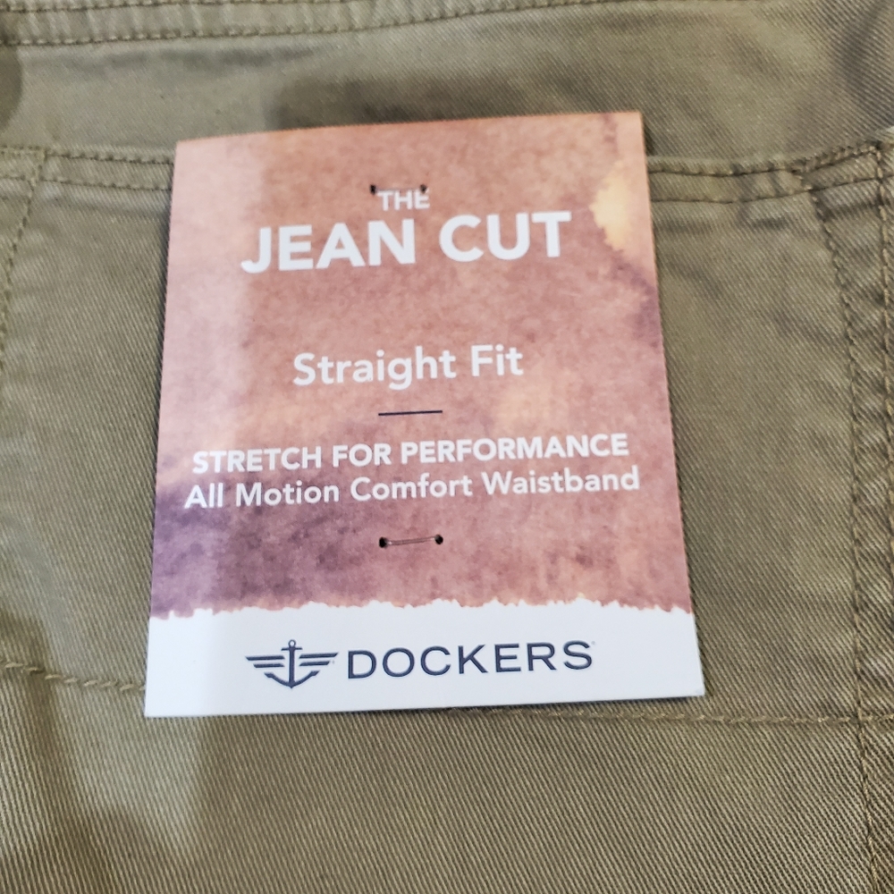 VERY NICE DOCKERS JEANS NWT